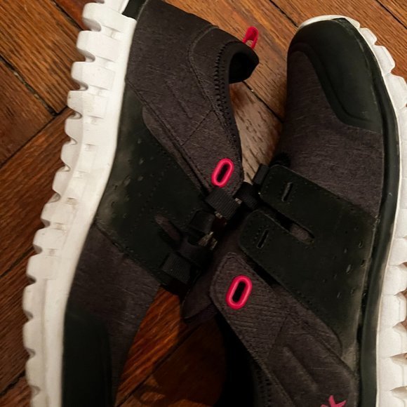 Reebok‎ Memory Tech Sneakers (Size 8 / Gently-Used) - Picture 6 of 11